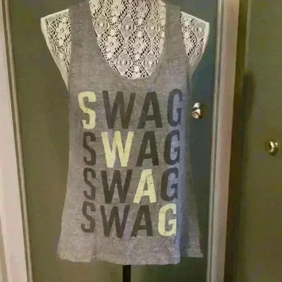 The Classic Tops - Swag Tee shirt with back zipper sz Large